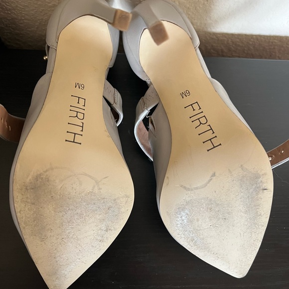 FIRTH pointy toe heels - Picture 4 of 4